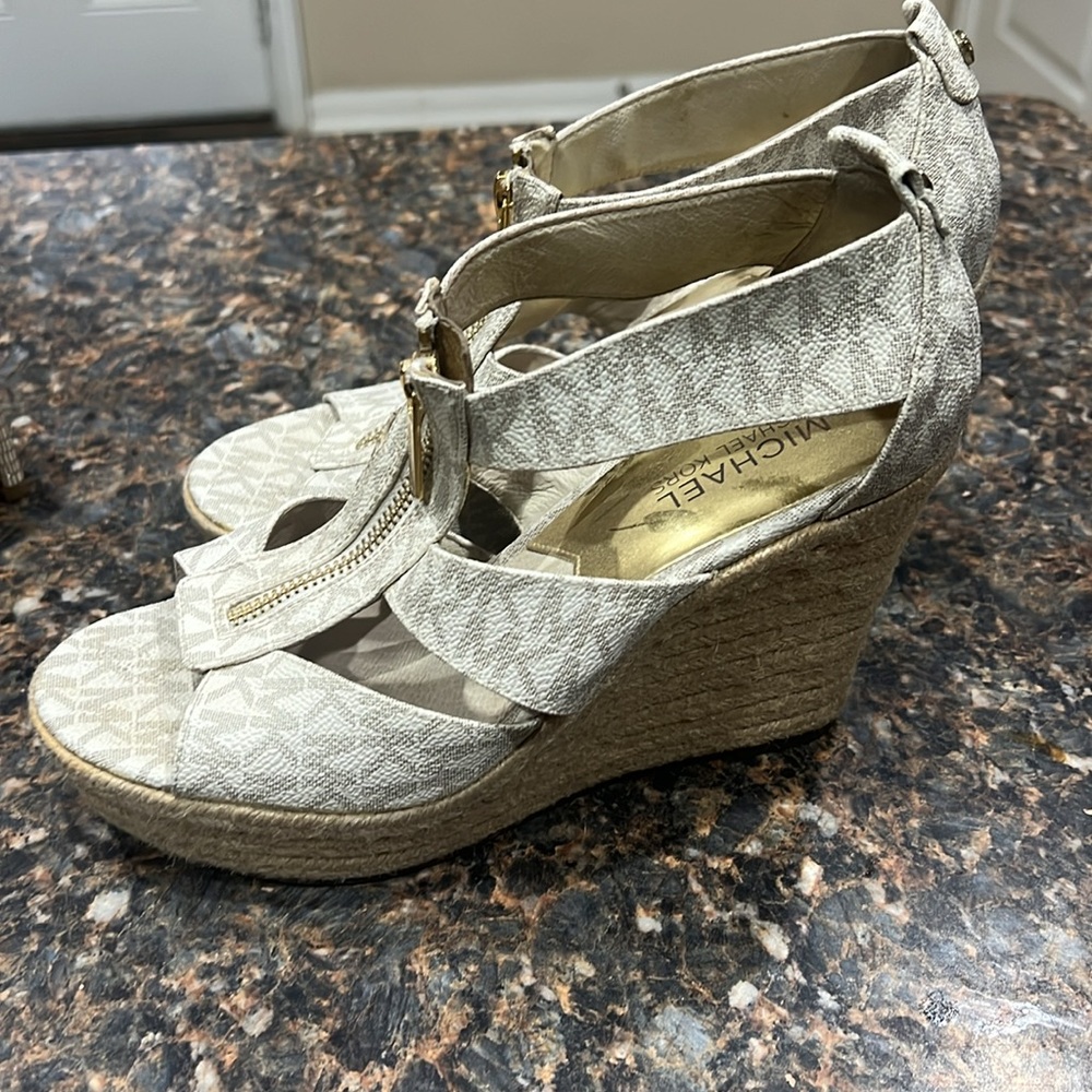 Clearing my closet. Branded shoes , Michael Kors, Nicole.7.5, 8 M - Picture 6 of 6